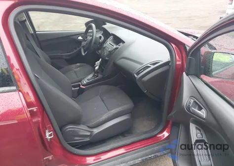 2017 Ford Focus Se z USA, uszkodzony, nr VIN 1FADP3K25HL338653